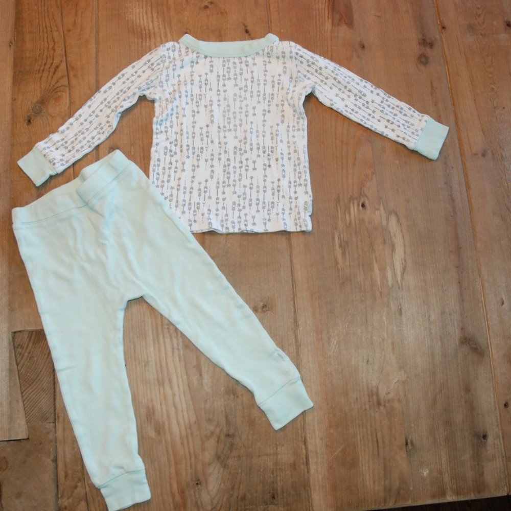 2 Sets of Organic PJ - Finn + Emma Boutique + Organics for Kids 2T - Picture 3 of 7